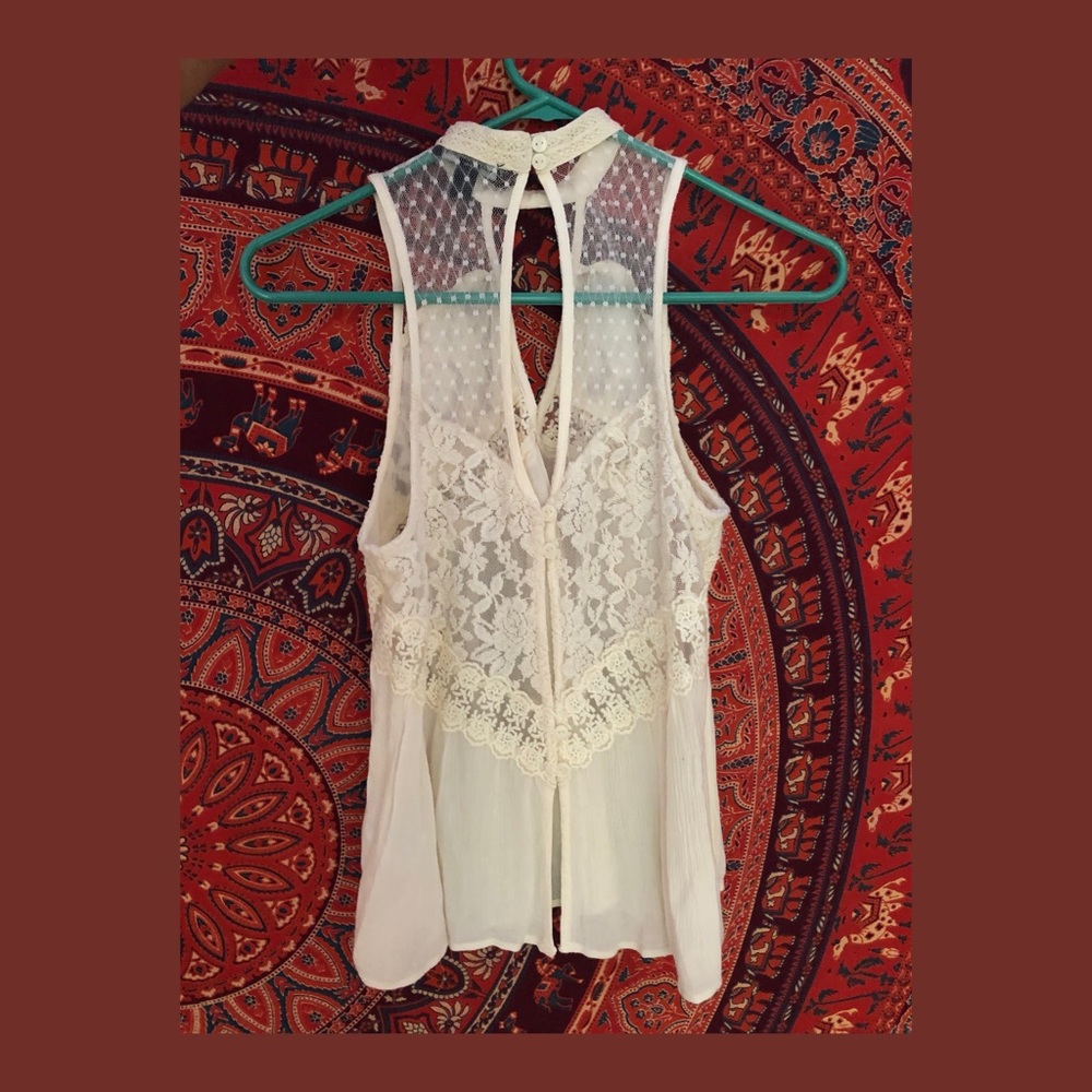 ✨Boho Festival Lace Cream American Eagle Top✨